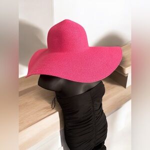 Diva hat, perfect for all weather elegant and stylish